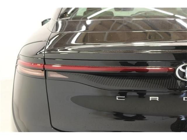 CROWN CROSSOVER