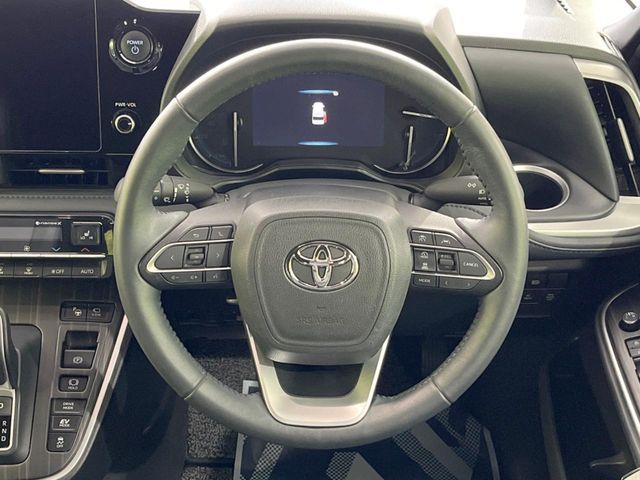 VOXY HYBRID