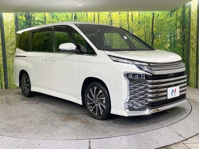 VOXY HYBRID