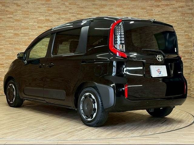 SIENTA HYBRID