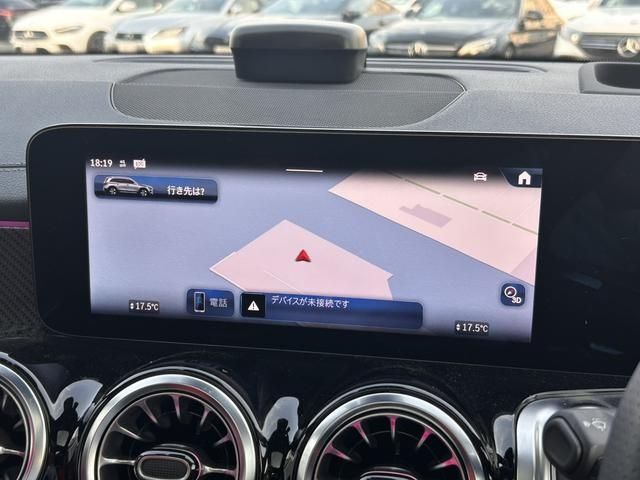 MERCEDES BENZ GLB