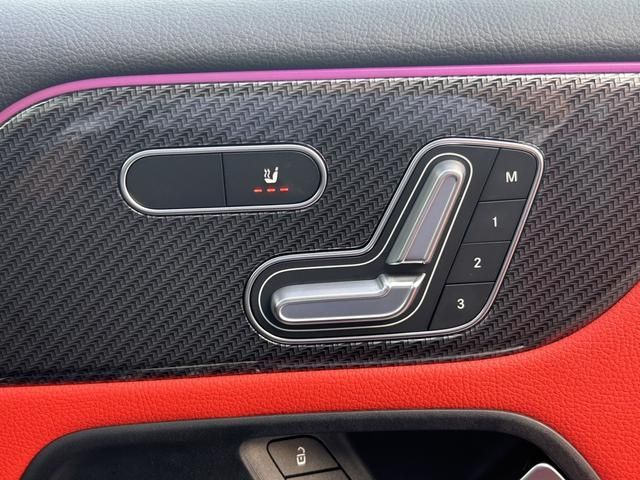 MERCEDES BENZ GLB
