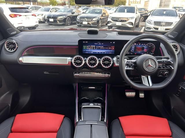 MERCEDES BENZ GLB
