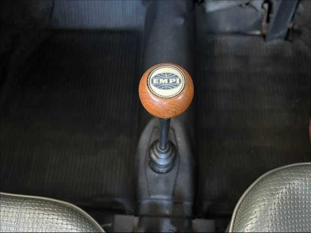 VOLKSWAGEN BEETLE