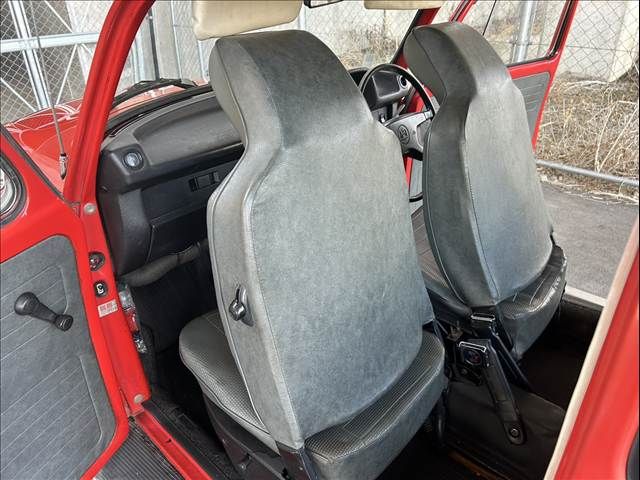 VOLKSWAGEN BEETLE