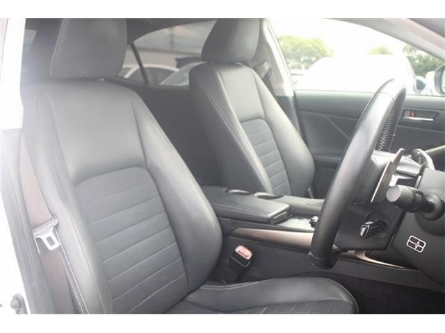 LEXUS IS300h