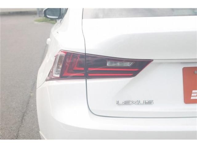 LEXUS IS300h