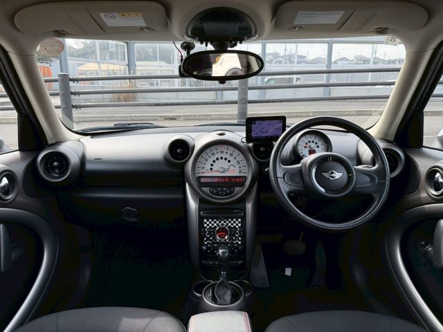 BMW MINI COOPER CROSSOVER