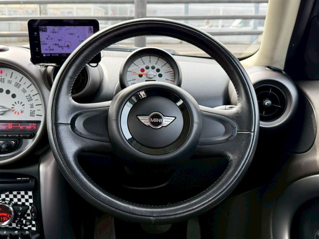 BMW MINI COOPER CROSSOVER