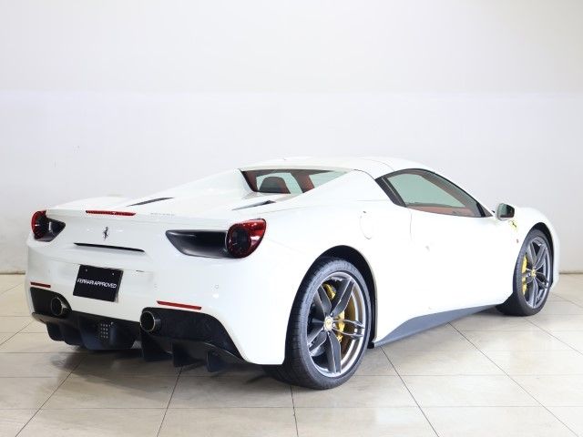 FERRARI 488SPIDER