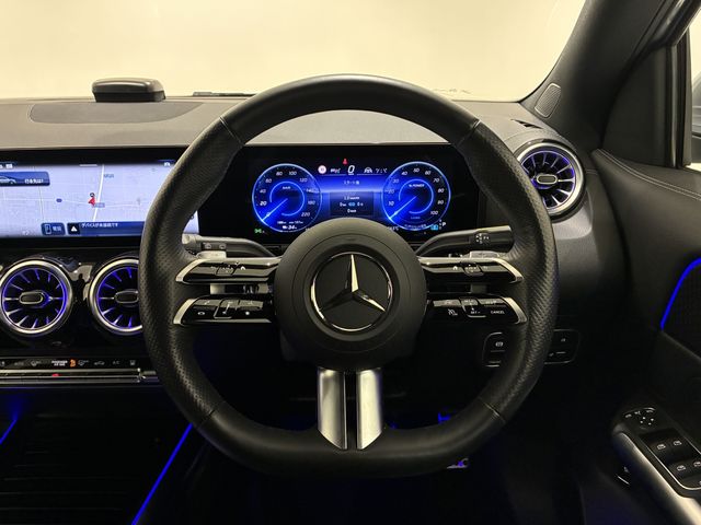 MERCEDES BENZ EQA