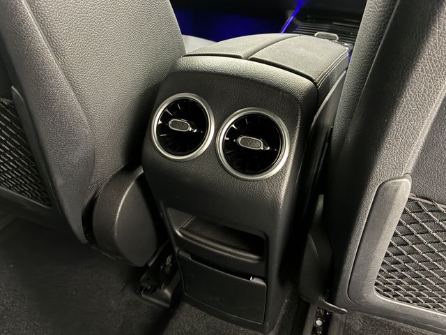 MERCEDES BENZ EQA