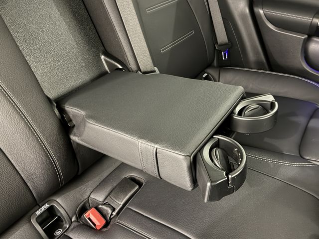 MERCEDES BENZ EQA