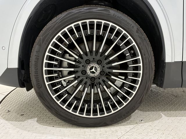 MERCEDES BENZ EQA