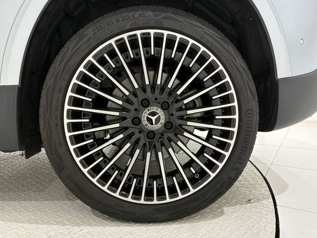 MERCEDES BENZ EQA