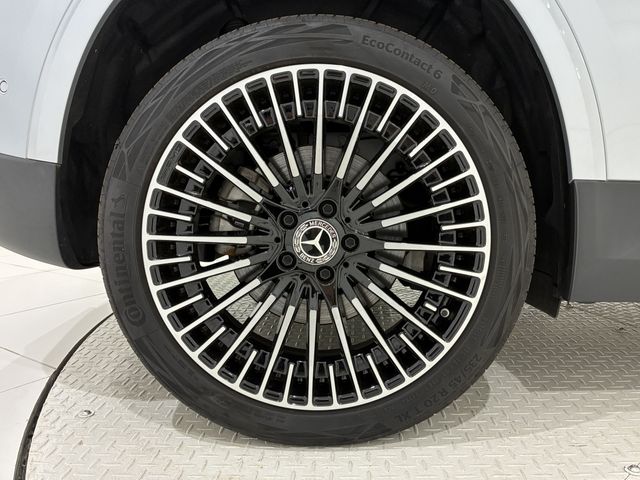 MERCEDES BENZ EQA