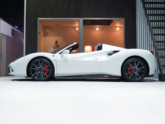 FERRARI 488SPIDER