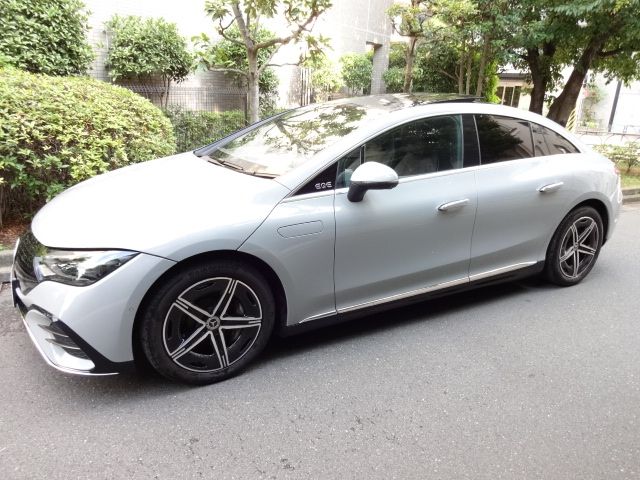 MERCEDES BENZ EQE