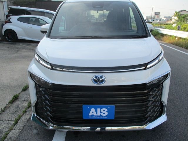 VOXY HYBRID