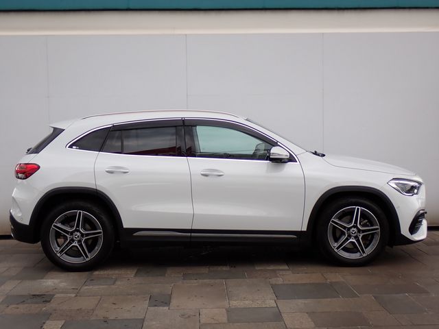 MERCEDES BENZ GLA class
