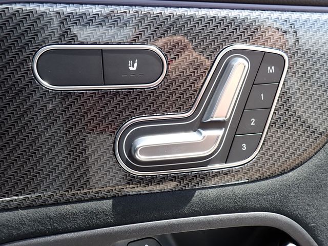 MERCEDES BENZ GLB