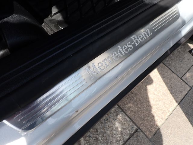MERCEDES BENZ GLB