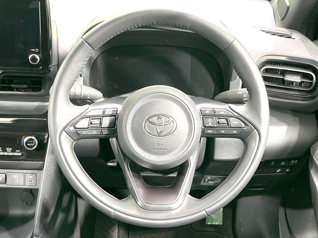 YARIS CROSS HYBRID