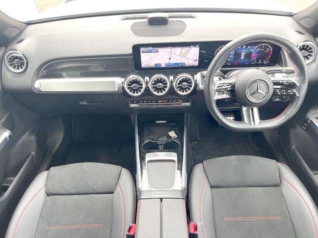 MERCEDES BENZ GLB