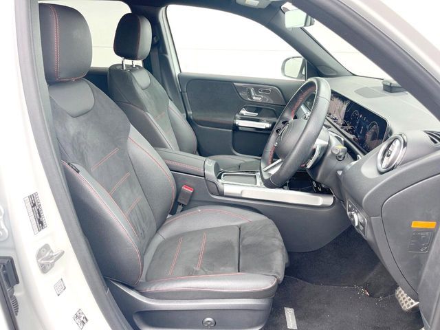 MERCEDES BENZ GLB