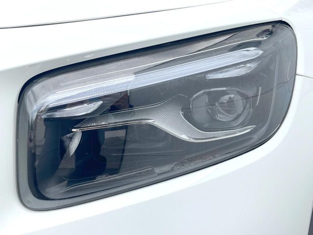 MERCEDES BENZ GLB
