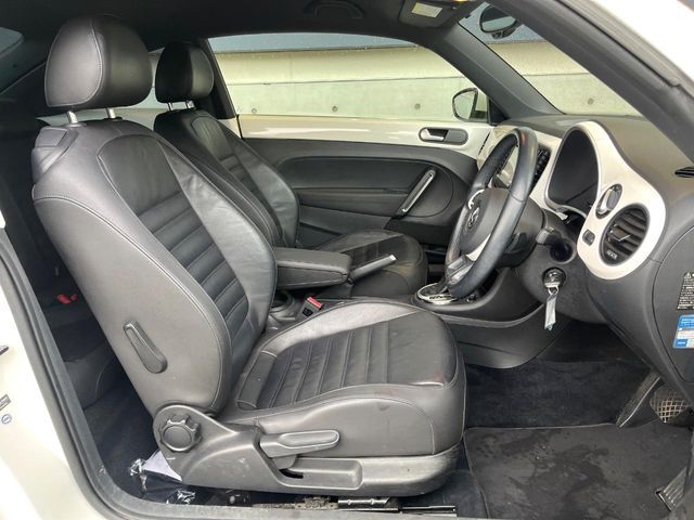 VOLKSWAGEN The BEETLE