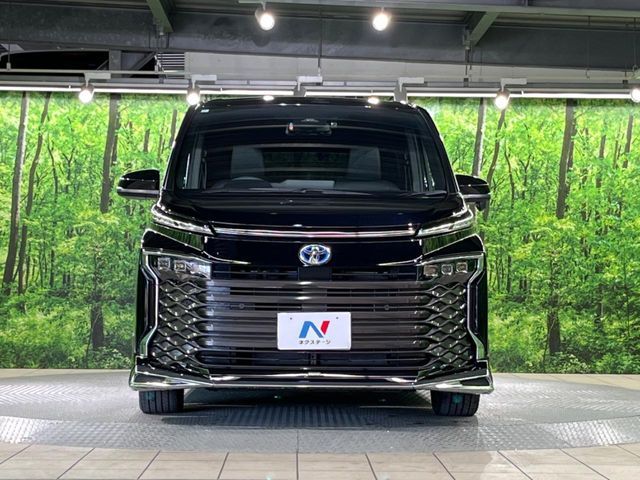 VOXY HYBRID