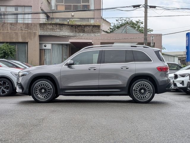 MERCEDES BENZ EQB