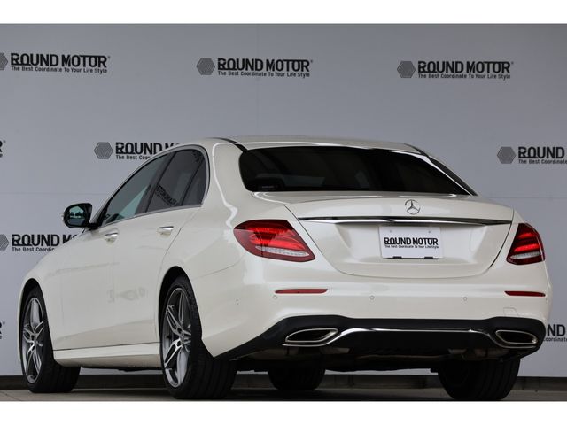 MERCEDES BENZ E class sedan