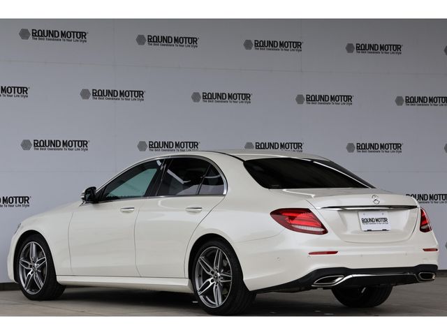 MERCEDES BENZ E class sedan