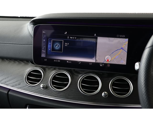 MERCEDES BENZ E class sedan