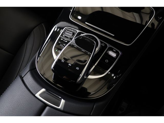 MERCEDES BENZ E class sedan