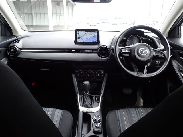 MAZDA2