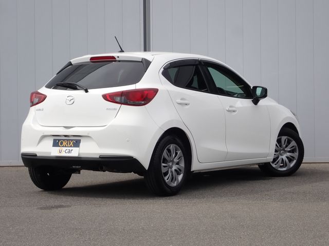 MAZDA2