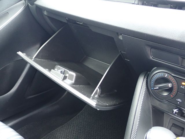 MAZDA2