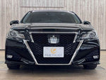 CROWN sedan hybrid