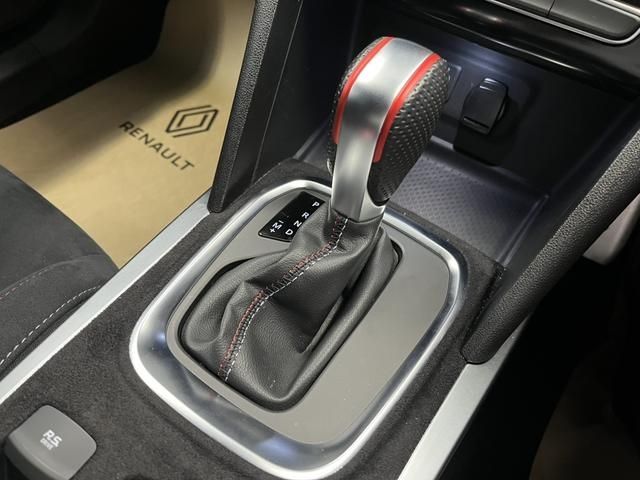 RENAULT MEGANE hatchback
