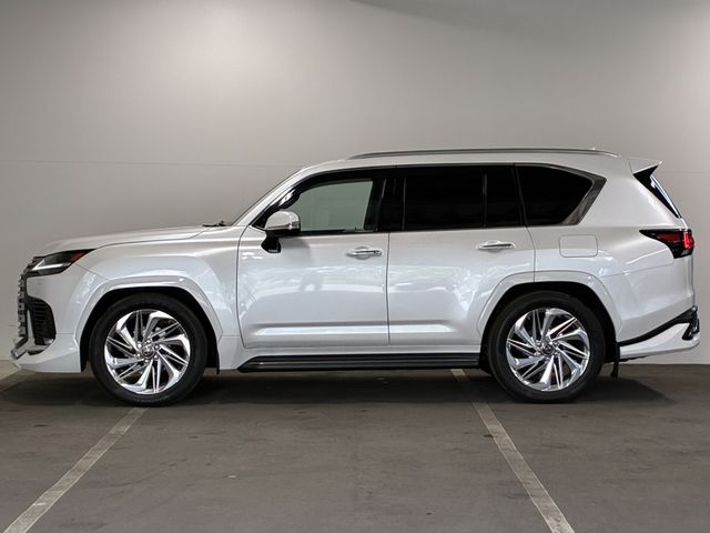 LEXUS LX600