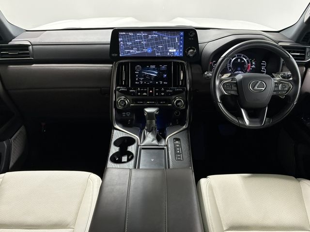 LEXUS LX600
