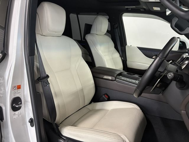 LEXUS LX600