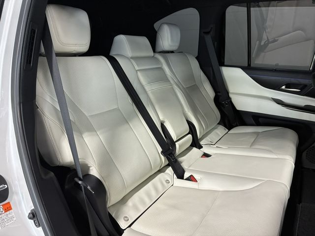 LEXUS LX600