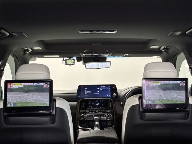LEXUS LX600