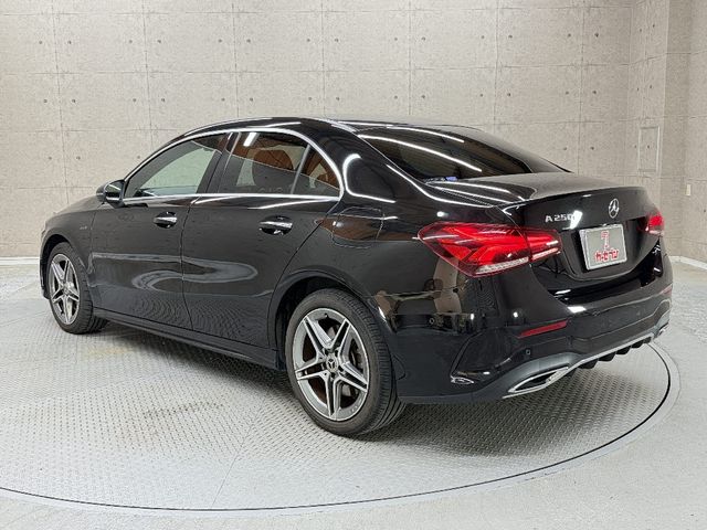 MERCEDES BENZ A class sedan