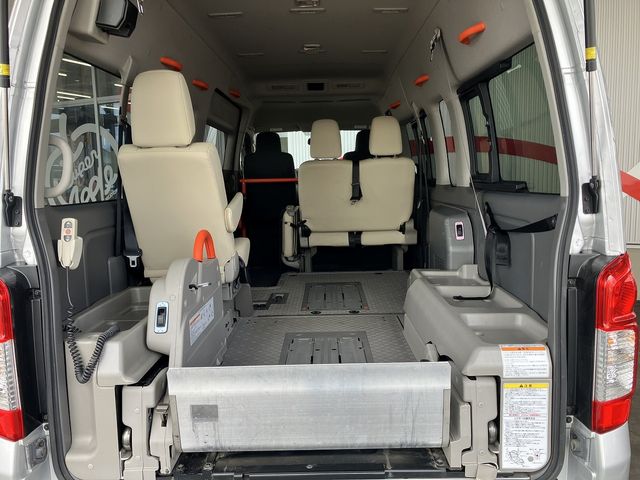 NV350 CARAVAN 4WD