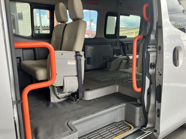 NV350 CARAVAN 4WD